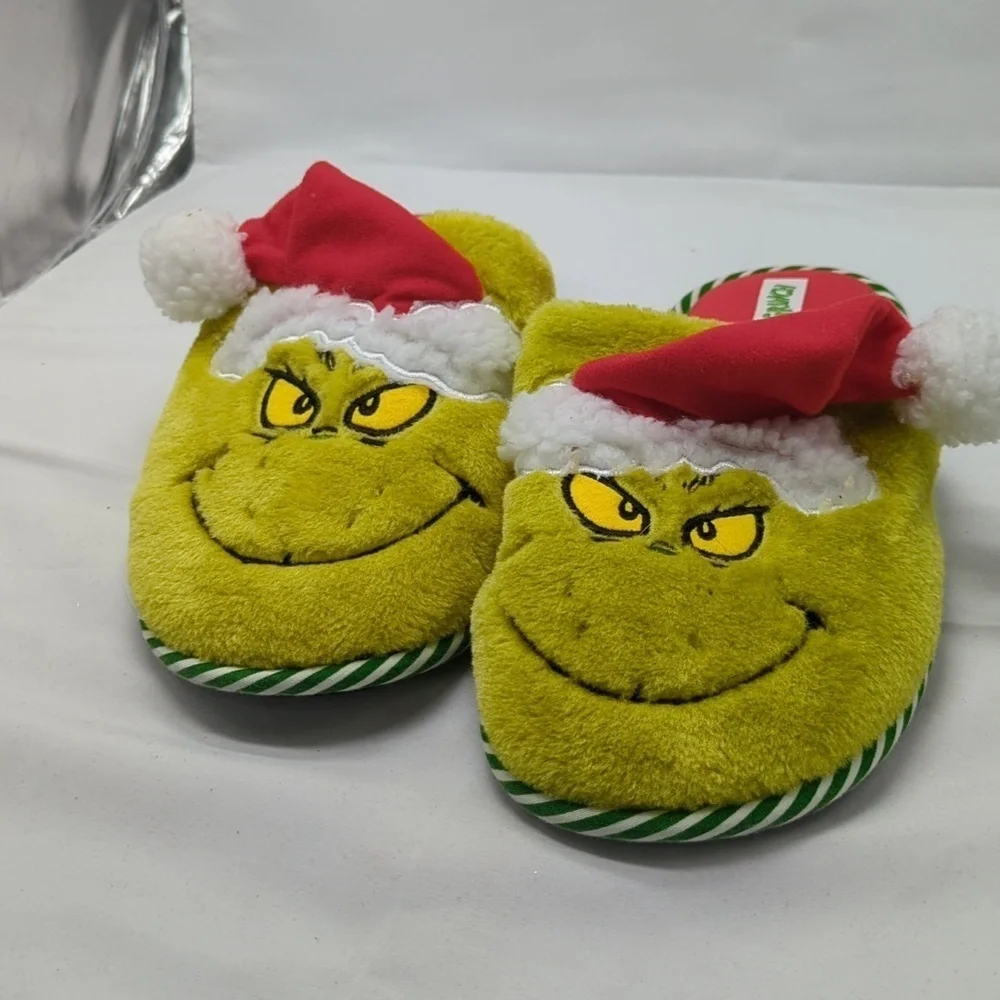 Grinch slipper’s men size 9/10